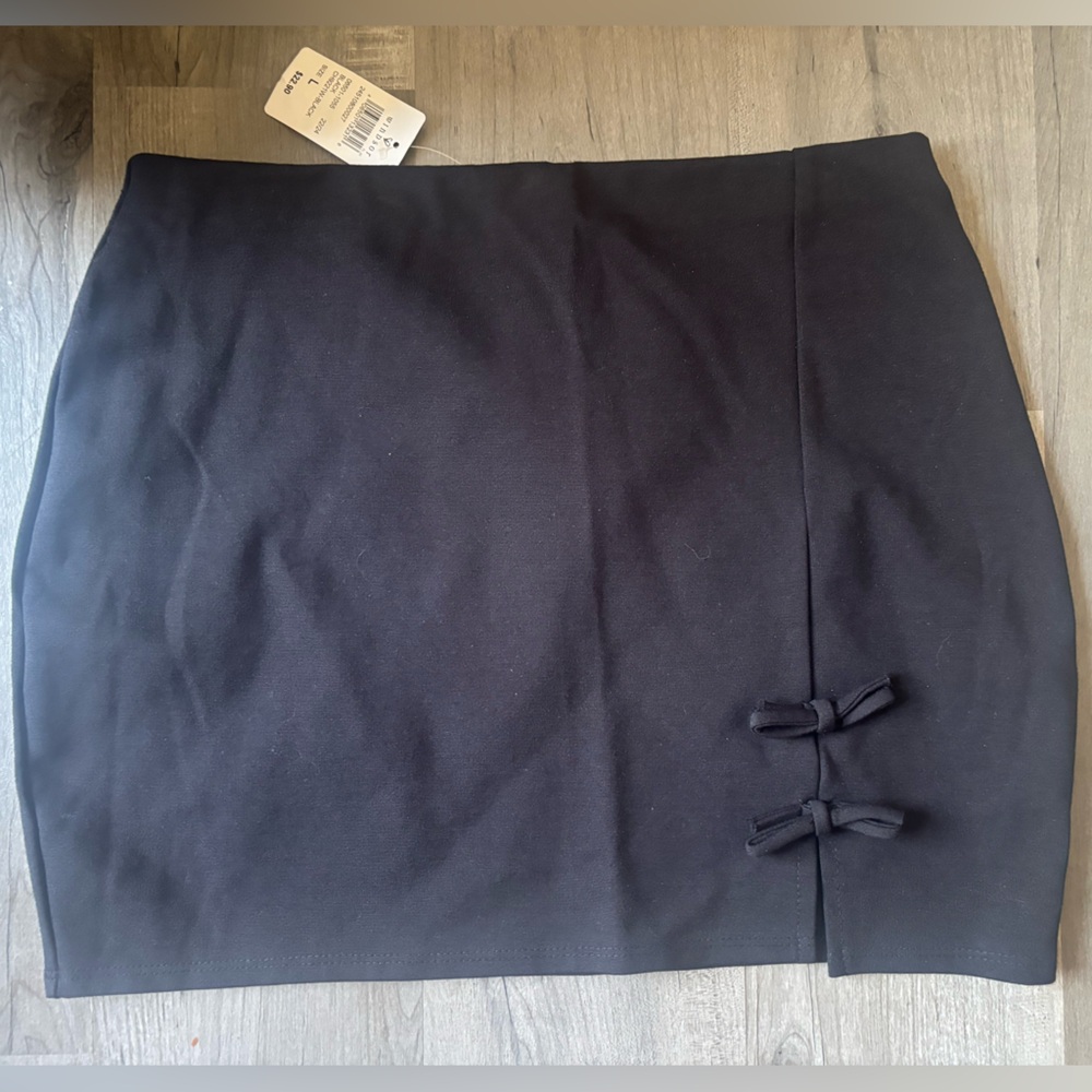 Windsor Black Skirt with Stylish Bow